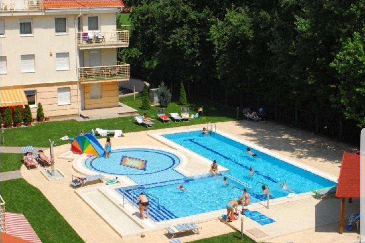 Paris-Lux. Hajduszoboszlo Exterior foto